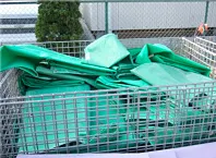 建設現場から返却直後のメッシュシートの様子